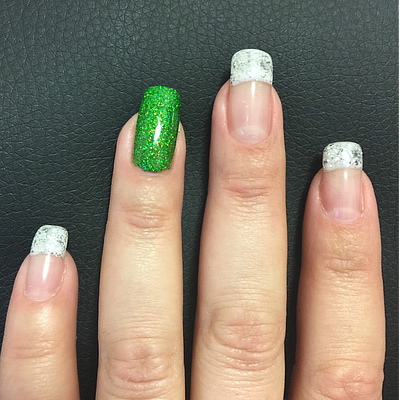 Tracy's Tips & Toes - Arlington Heights | Salons & Nails | Logo
