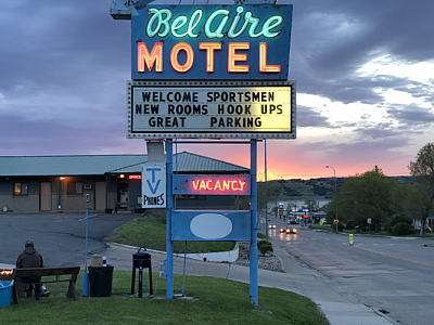 Bel Aire Motel - Chamberlain | Restaurants Near Me | Logo